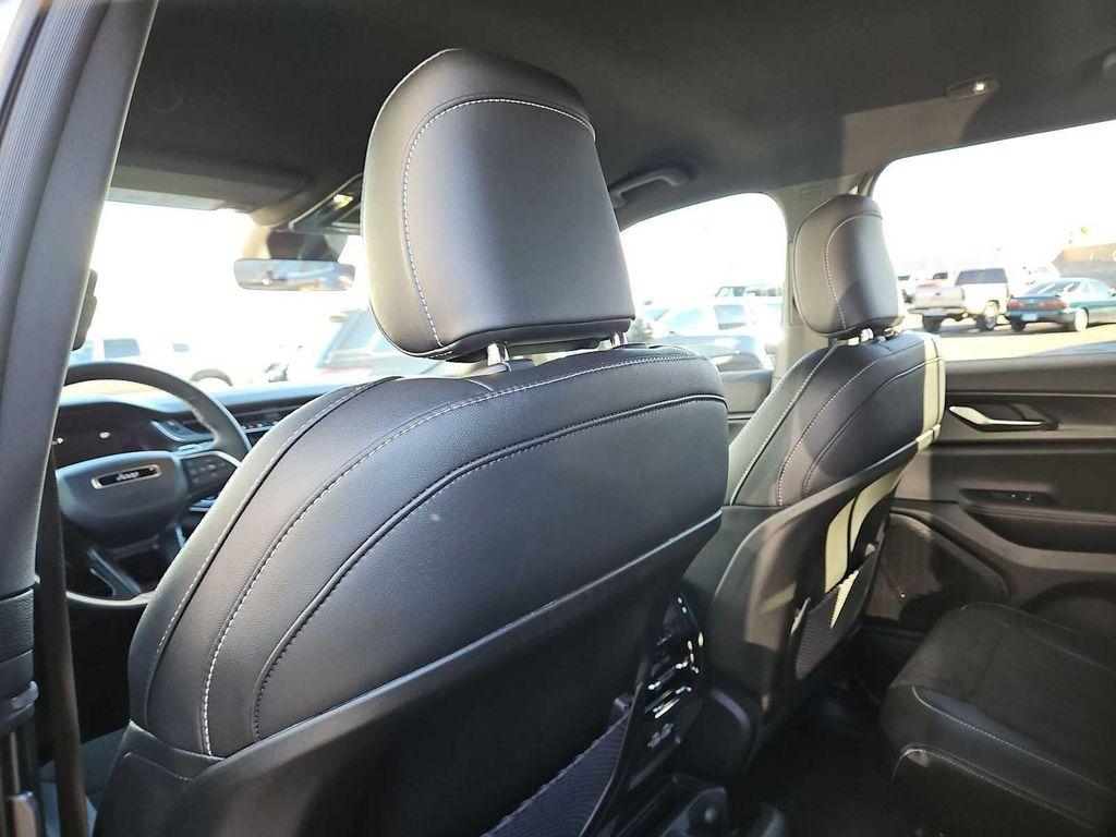 new 2025 Jeep Grand Cherokee L car, priced at $38,877