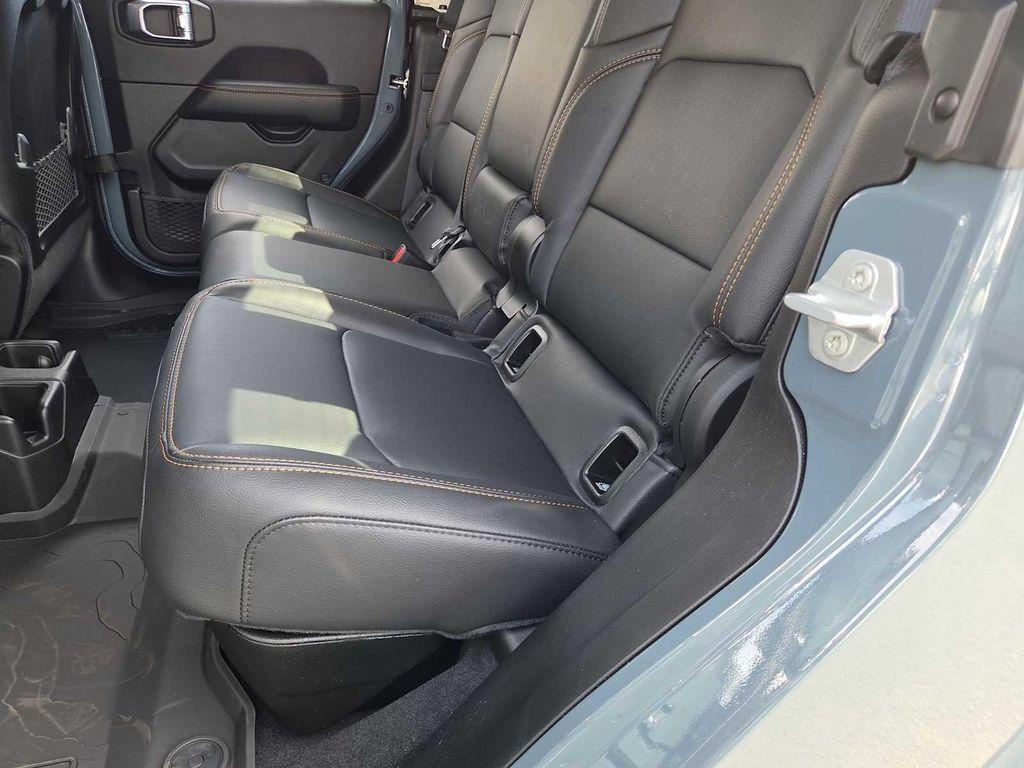 new 2025 Jeep Gladiator car, priced at $42,160