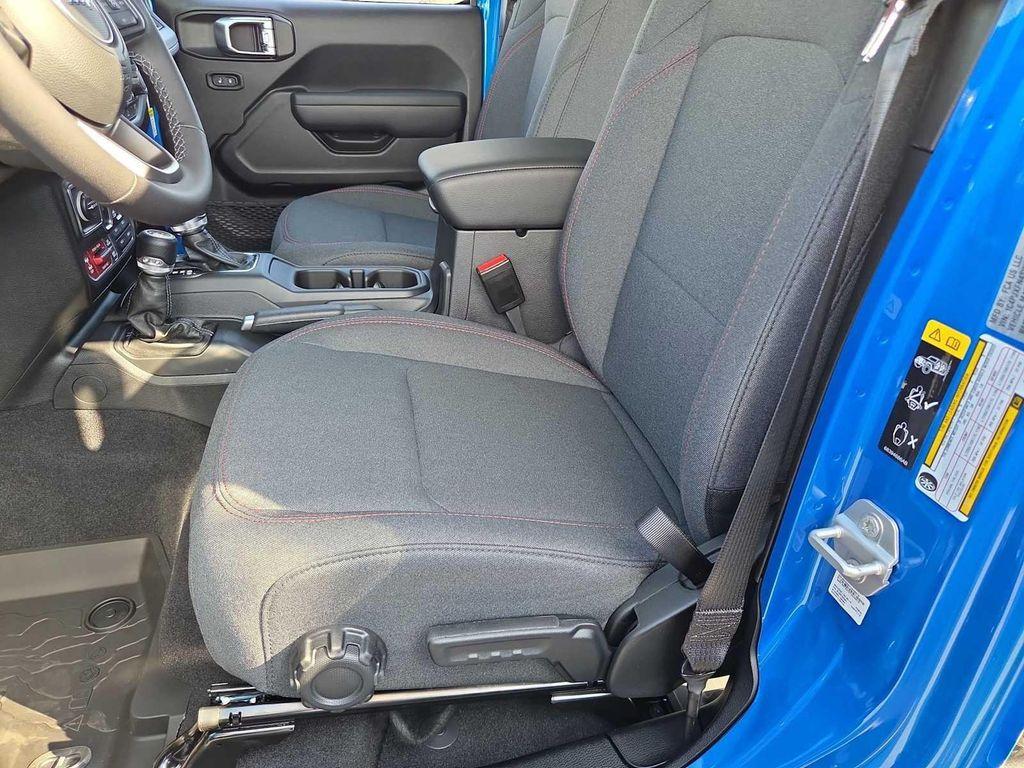 new 2025 Jeep Wrangler car, priced at $46,705