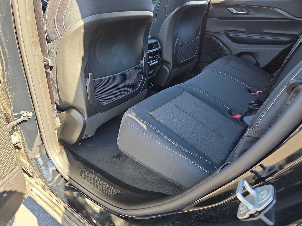 new 2025 Jeep Grand Cherokee car, priced at $32,920