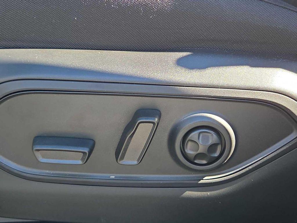 new 2025 Jeep Grand Cherokee car, priced at $32,920