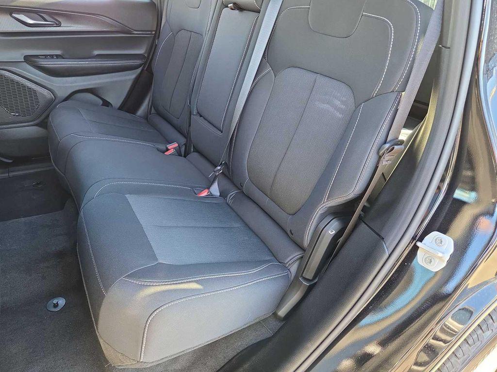 new 2025 Jeep Grand Cherokee car, priced at $32,920