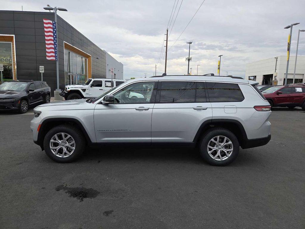 used 2022 Jeep Grand Cherokee L car, priced at $28,000
