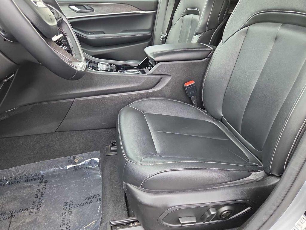 used 2022 Jeep Grand Cherokee L car, priced at $28,000