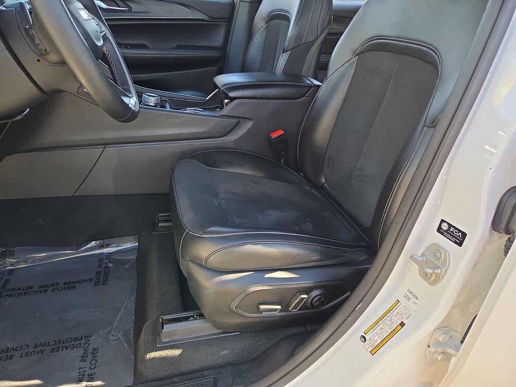 used 2023 Jeep Grand Cherokee car, priced at $28,500