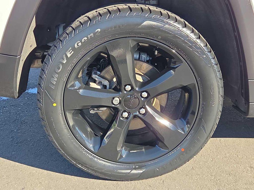 used 2023 Jeep Grand Cherokee car, priced at $28,500