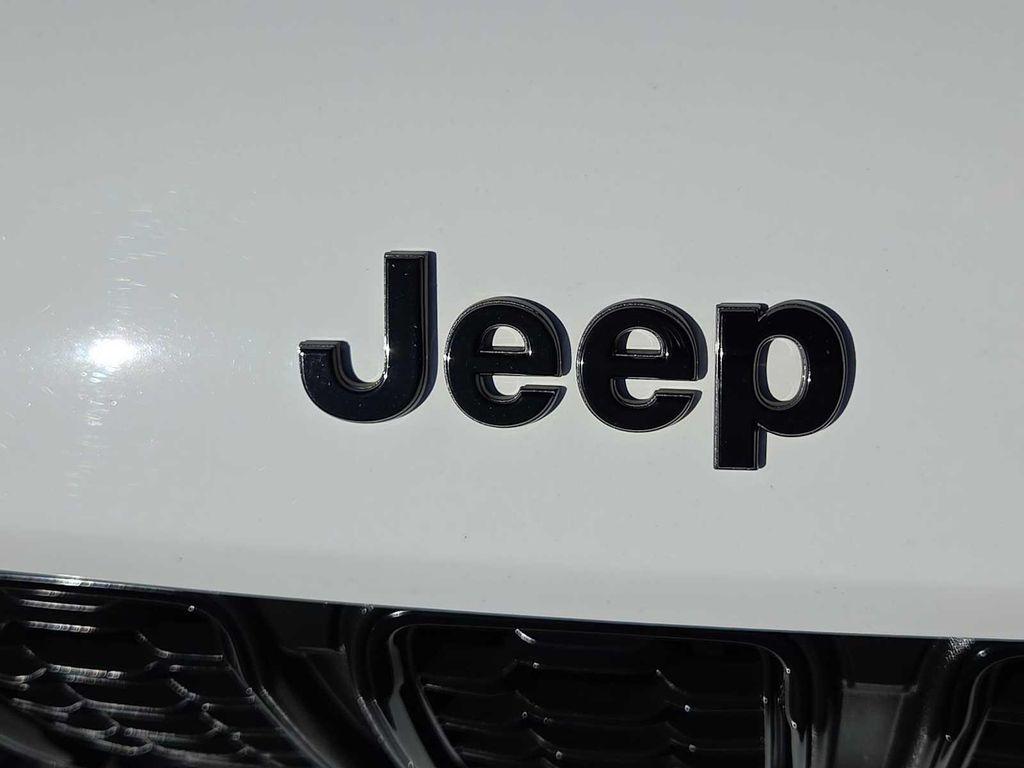 used 2023 Jeep Grand Cherokee car, priced at $28,500