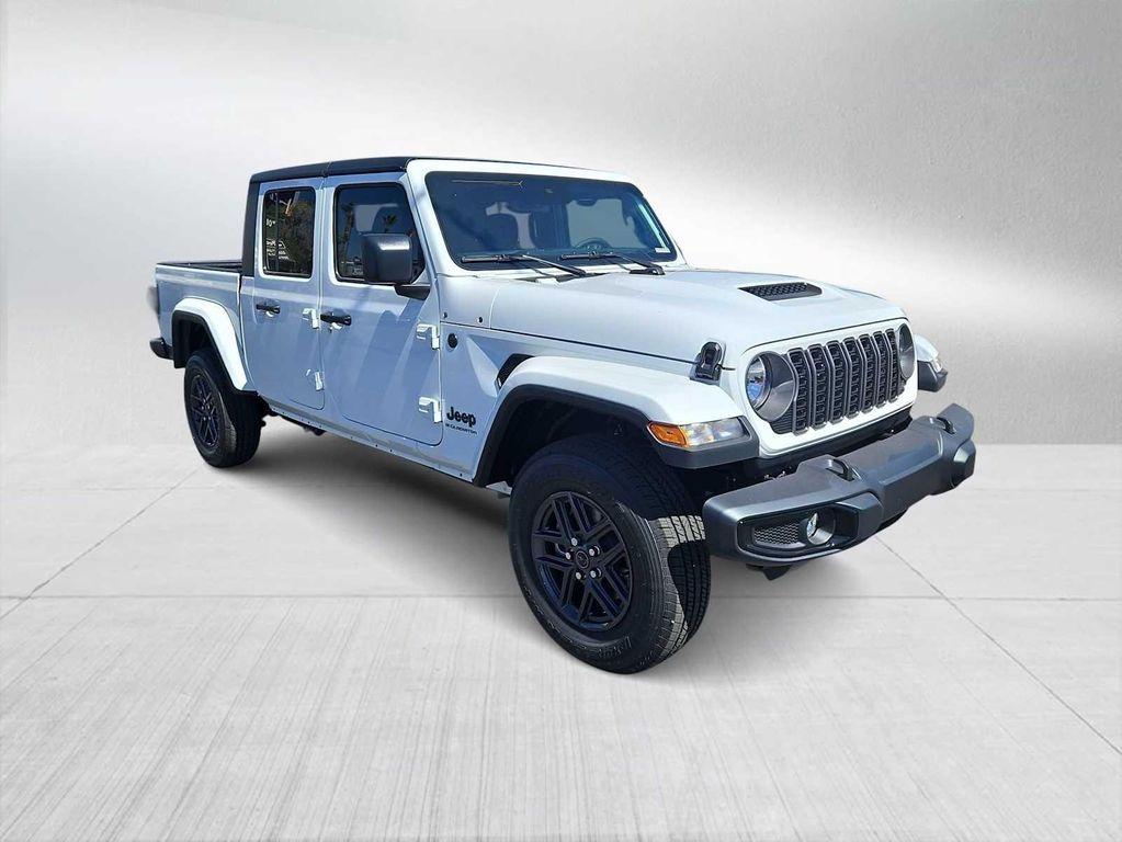 new 2025 Jeep Gladiator car, priced at $45,050