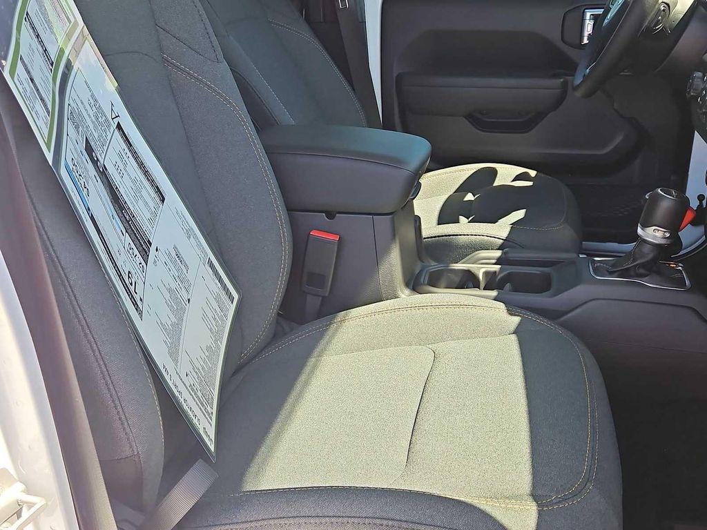 new 2025 Jeep Gladiator car, priced at $45,050
