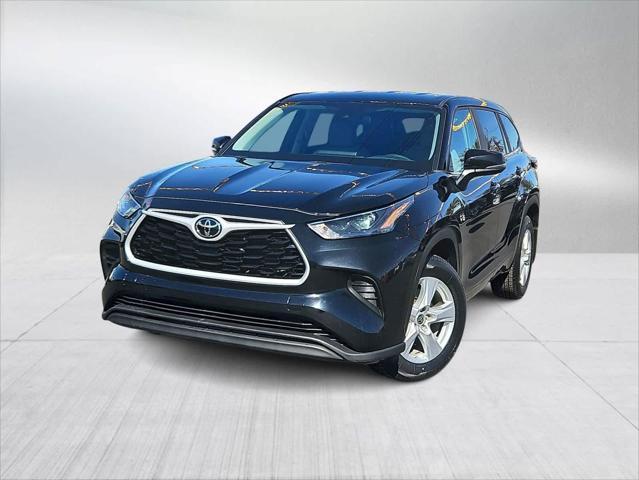 used 2023 Toyota Highlander car, priced at $32,500