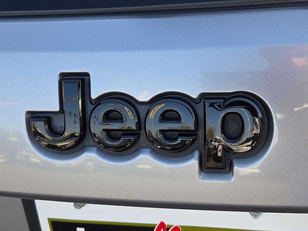 used 2020 Jeep Grand Cherokee car, priced at $21,500