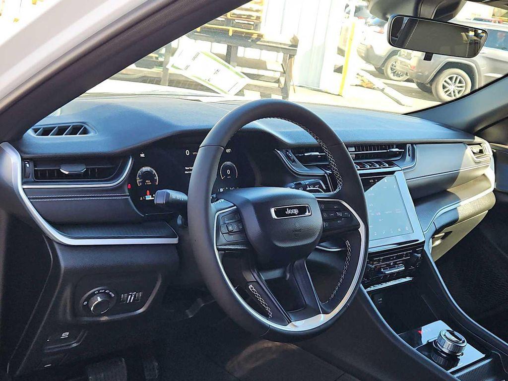 used 2025 Jeep Grand Cherokee car, priced at $38,000