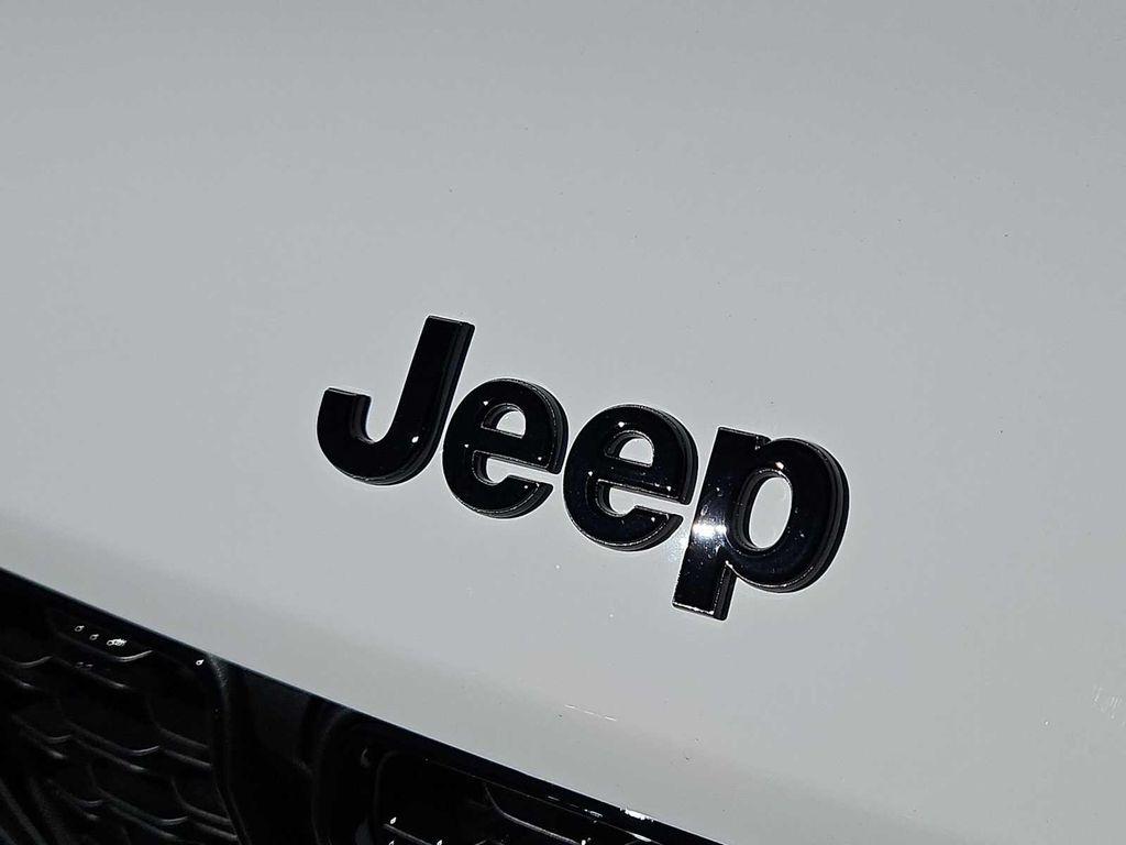 used 2025 Jeep Grand Cherokee car, priced at $38,000