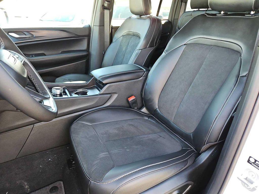 used 2025 Jeep Grand Cherokee car, priced at $38,000