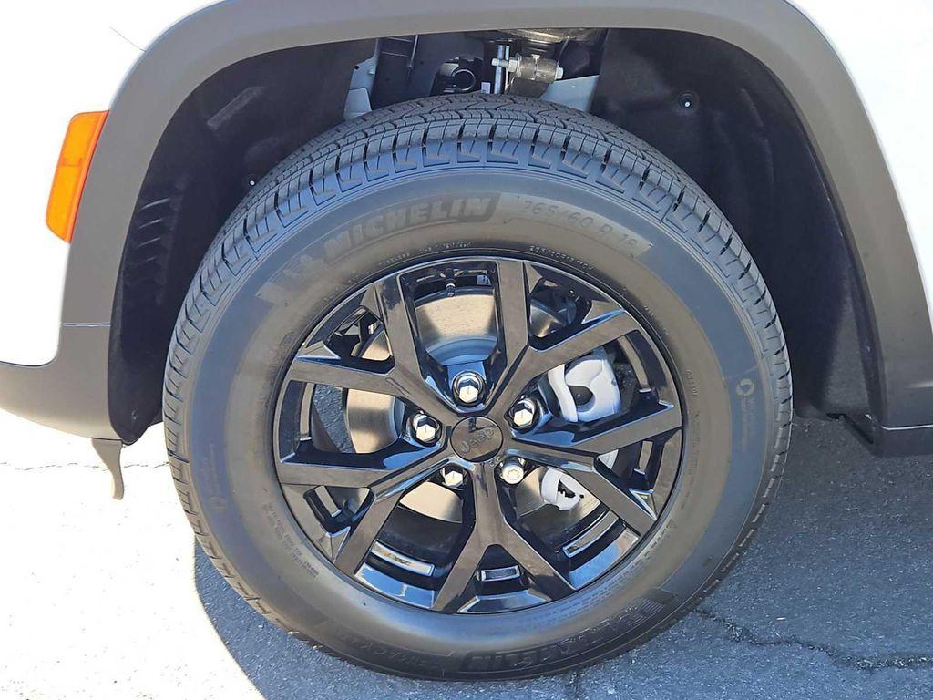 used 2025 Jeep Grand Cherokee car, priced at $38,000