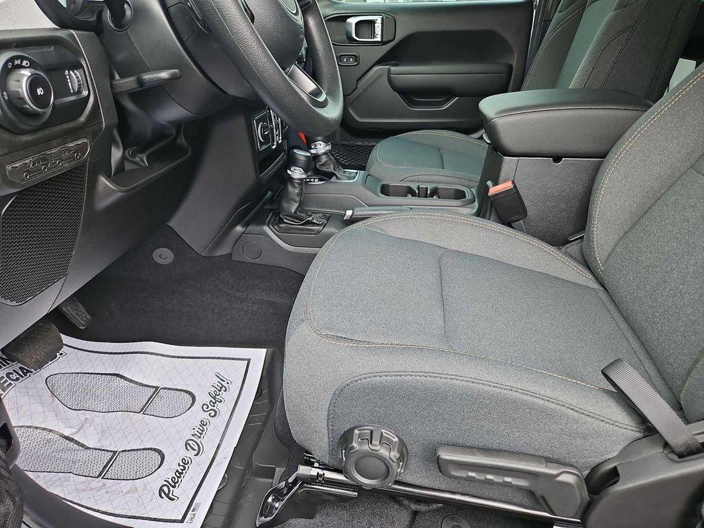 new 2025 Jeep Wrangler car, priced at $37,195
