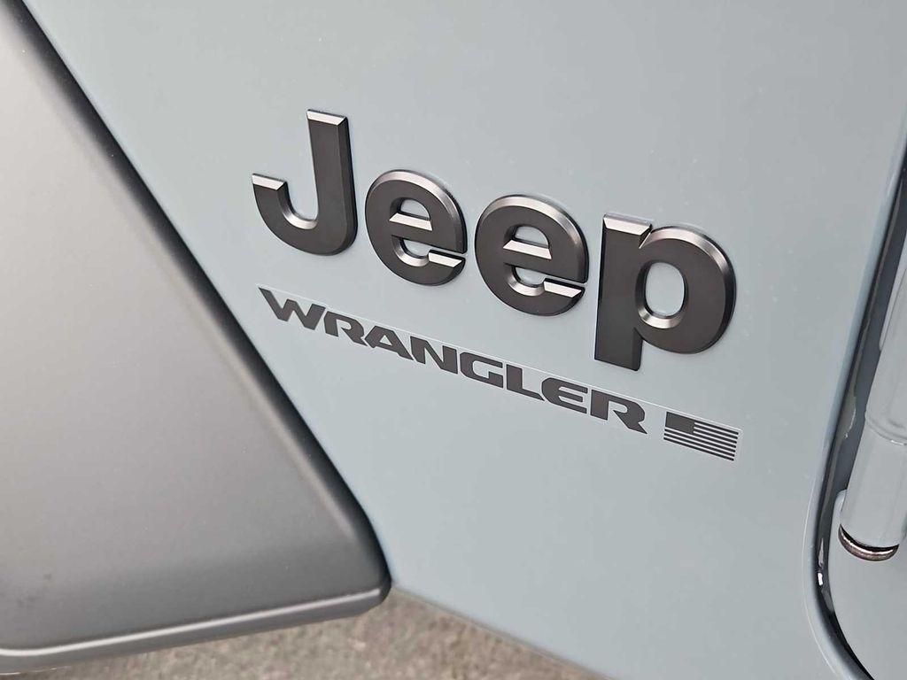 new 2025 Jeep Wrangler car, priced at $37,195