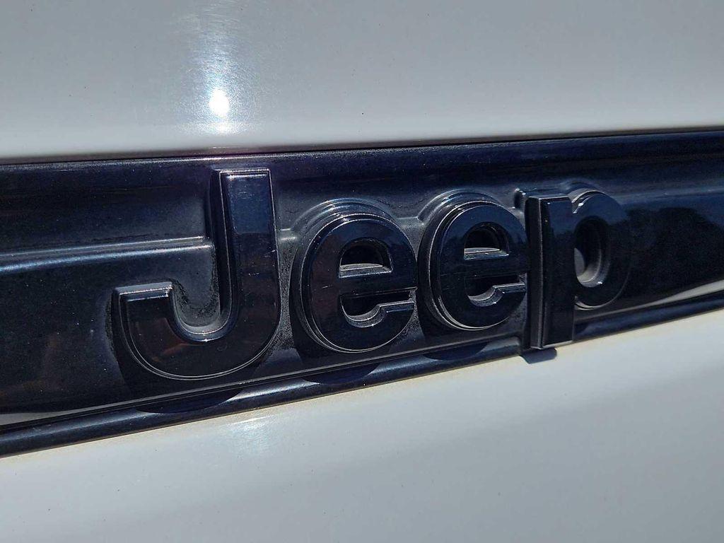 used 2022 Jeep Grand Cherokee car, priced at $30,500