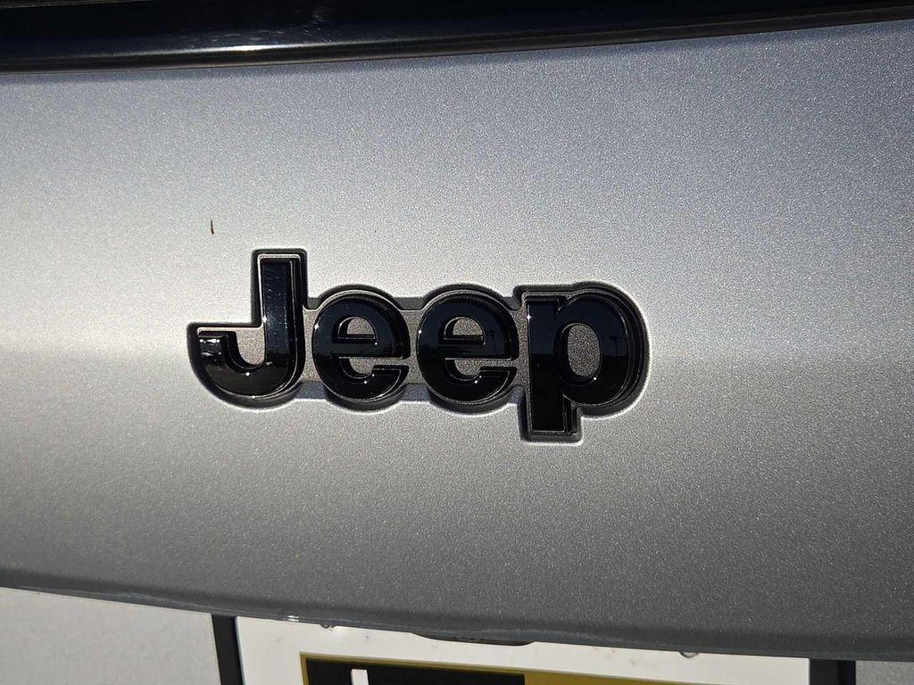 new 2025 Jeep Grand Cherokee L car, priced at $37,030