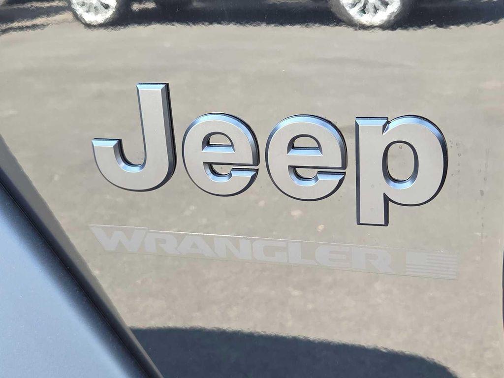 new 2025 Jeep Wrangler car, priced at $45,615