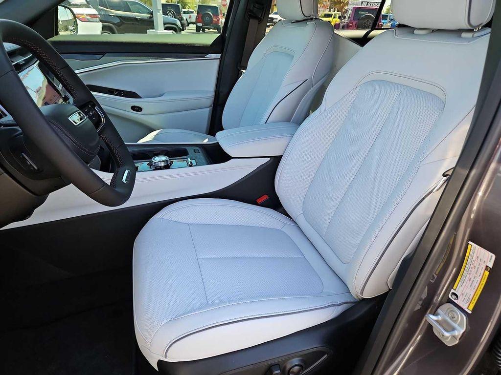 new 2025 Jeep Wagoneer S car, priced at $54,540