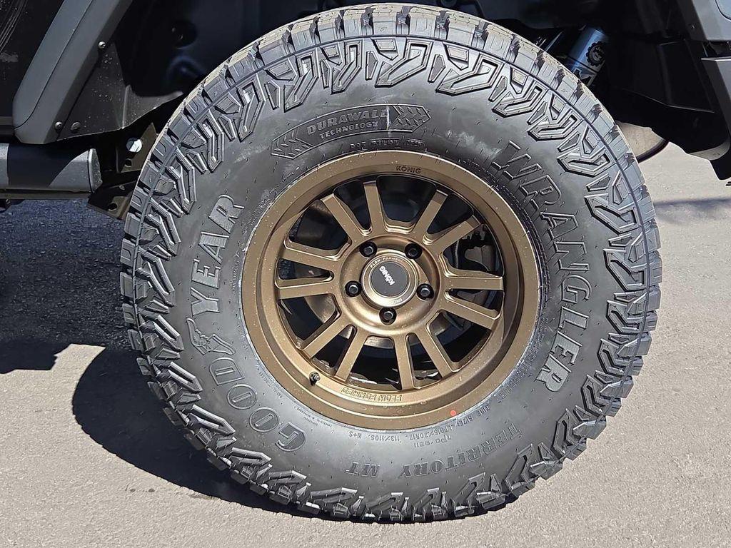 new 2025 Jeep Wrangler car, priced at $47,725