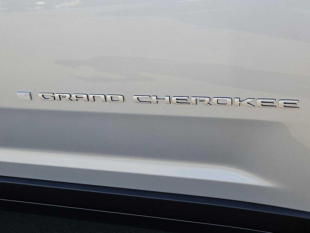 new 2025 Jeep Grand Cherokee L car, priced at $47,285