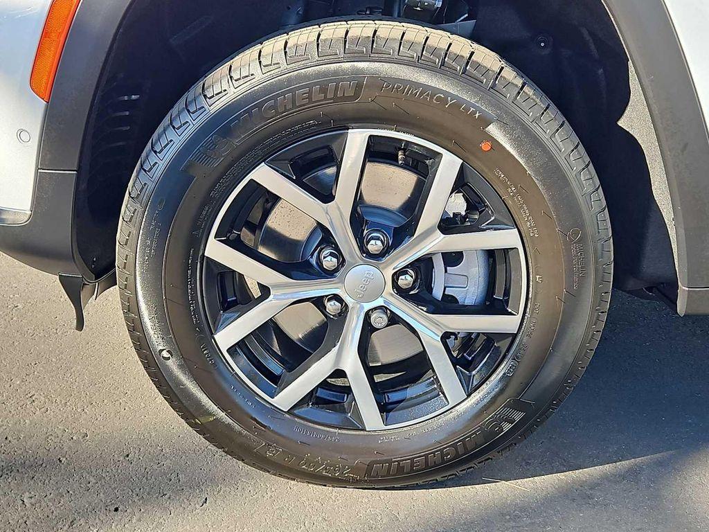 new 2025 Jeep Grand Cherokee L car, priced at $47,285