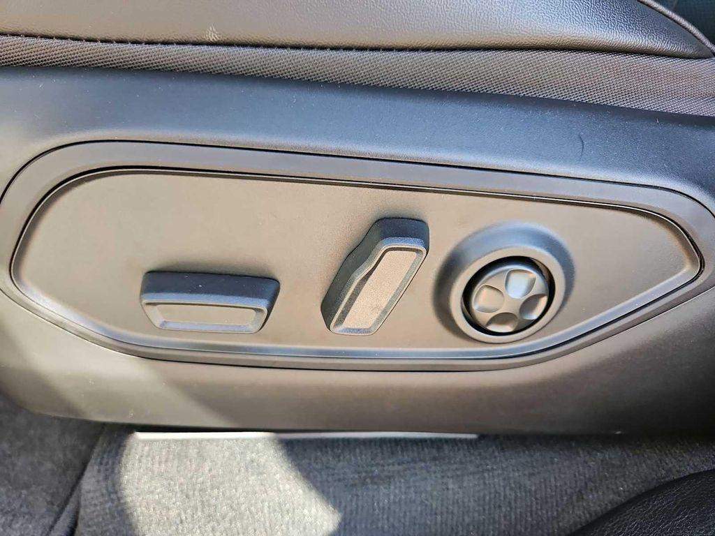 new 2025 Jeep Grand Cherokee L car, priced at $47,285