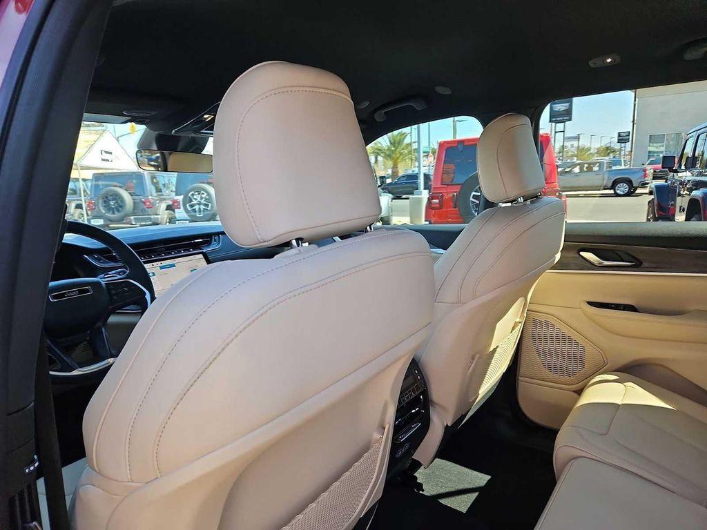 new 2025 Jeep Grand Cherokee L car, priced at $43,517