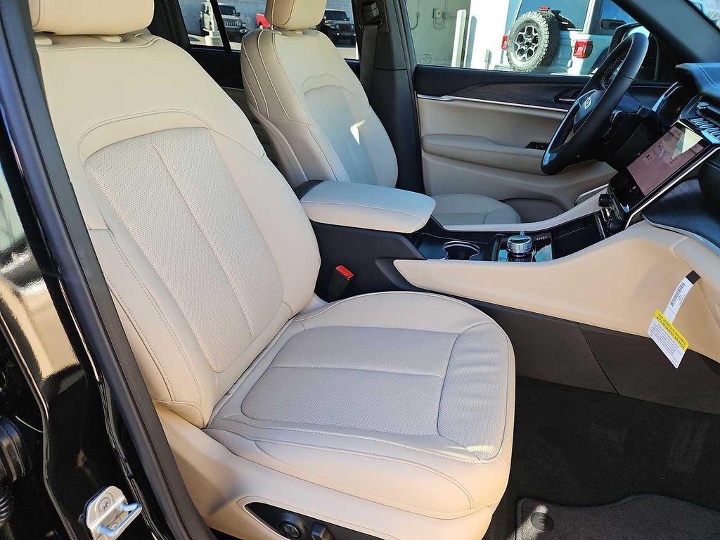 new 2025 Jeep Grand Cherokee 4xe car, priced at $54,823