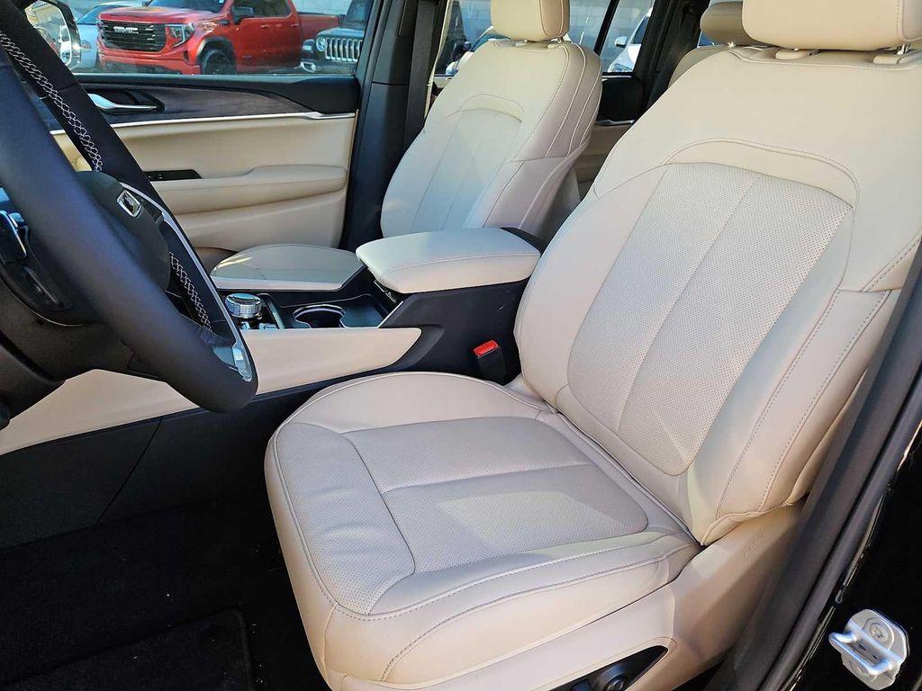 new 2025 Jeep Grand Cherokee 4xe car, priced at $54,823