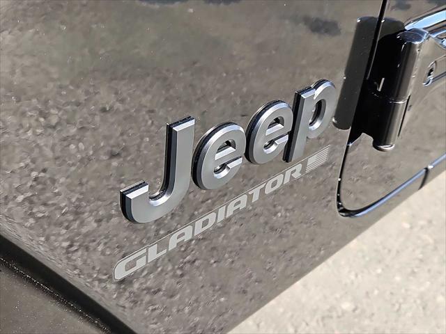 new 2025 Jeep Gladiator car, priced at $45,023