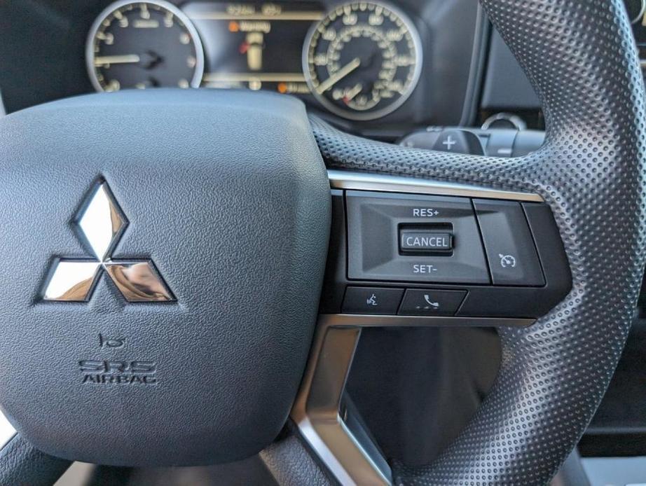 new 2024 Mitsubishi Outlander car, priced at $31,615