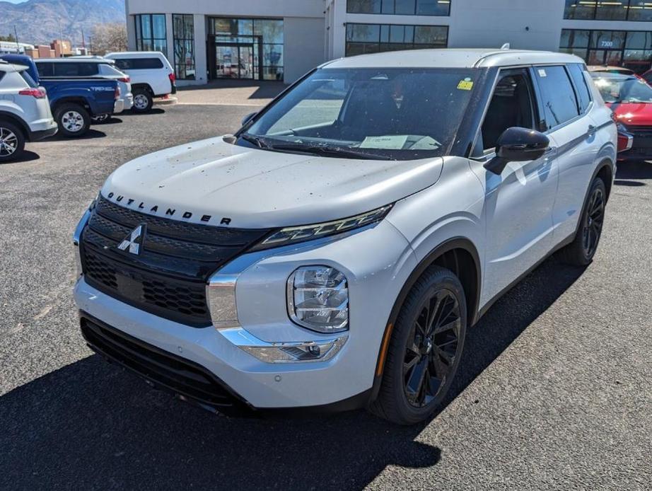 new 2024 Mitsubishi Outlander car, priced at $34,065