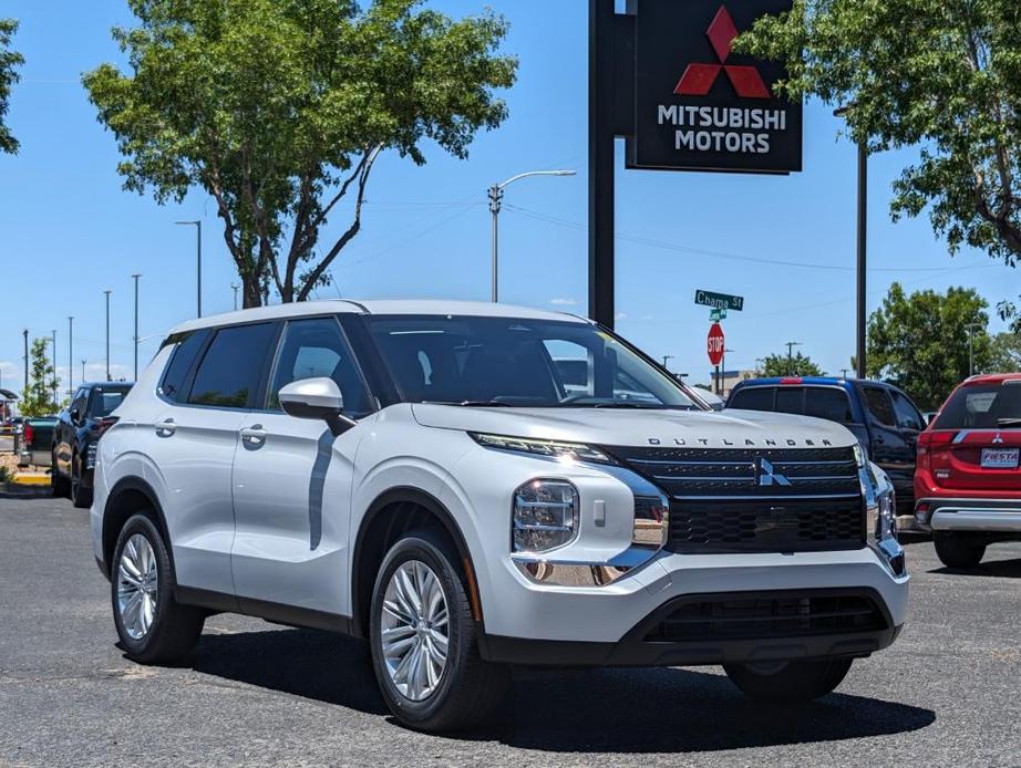 new 2024 Mitsubishi Outlander car, priced at $32,135