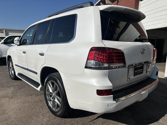 used 2013 Lexus LX 570 car, priced at $28,995