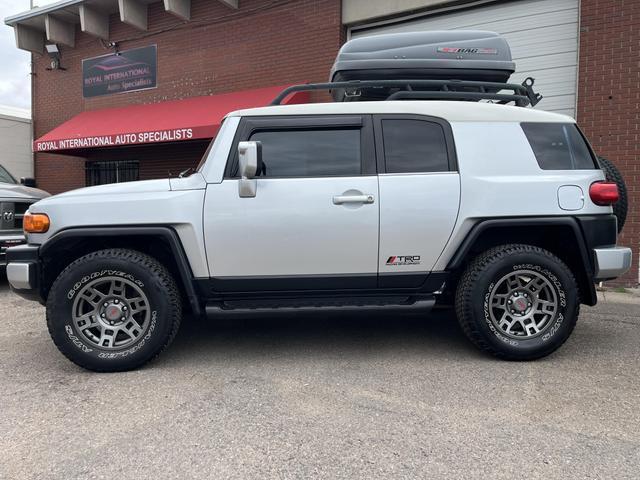 used 2007 Toyota FJ Cruiser car, priced at $19,995