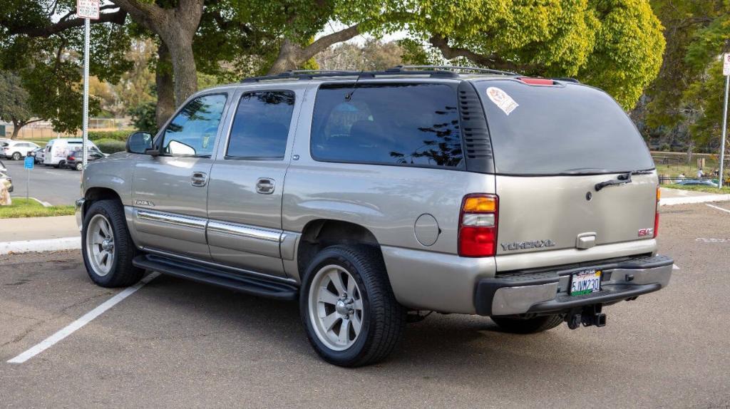 used 2001 GMC Yukon XL car, priced at $9,995