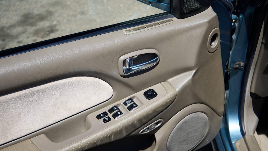 used 2005 Hyundai Sonata car, priced at $7,995