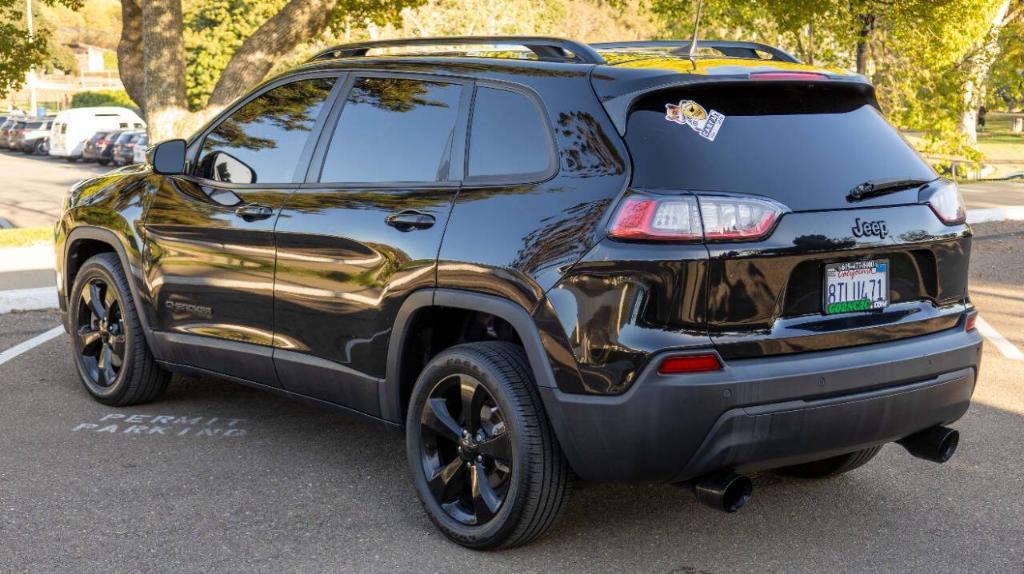 used 2020 Jeep Cherokee car, priced at $18,995