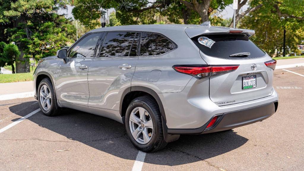 used 2021 Toyota Highlander car, priced at $22,995