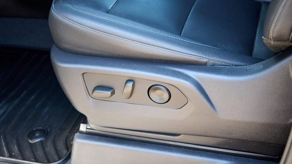 used 2024 Chevrolet Silverado 1500 car, priced at $54,995