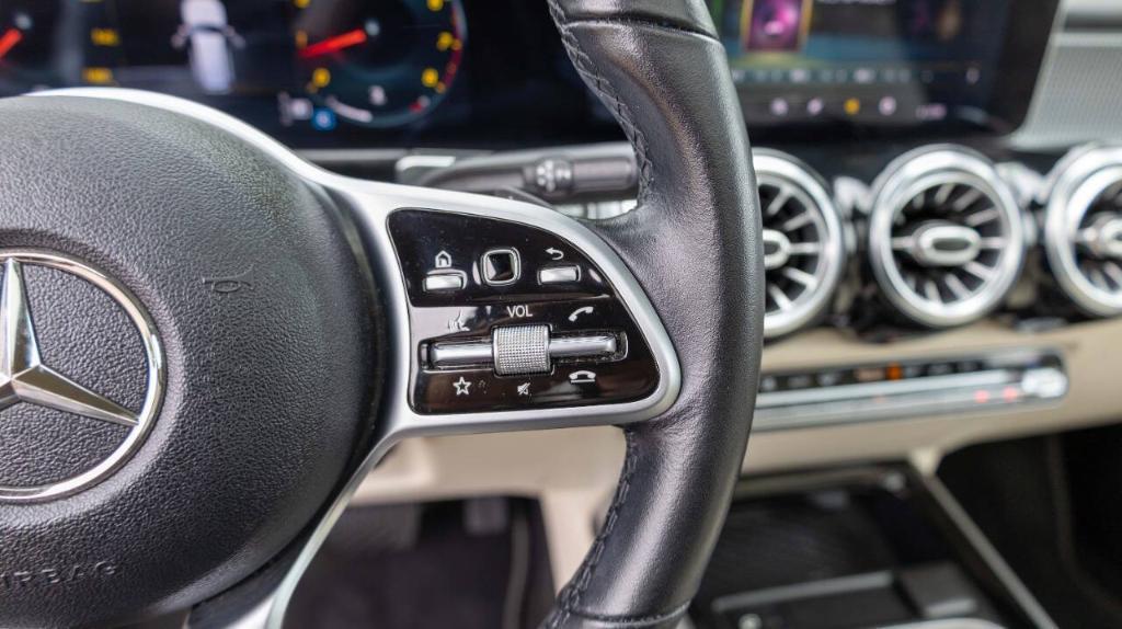 used 2021 Mercedes-Benz GLB 250 car, priced at $29,995