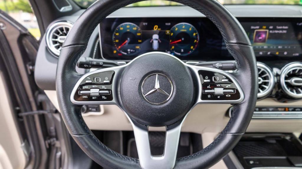 used 2021 Mercedes-Benz GLB 250 car, priced at $29,995