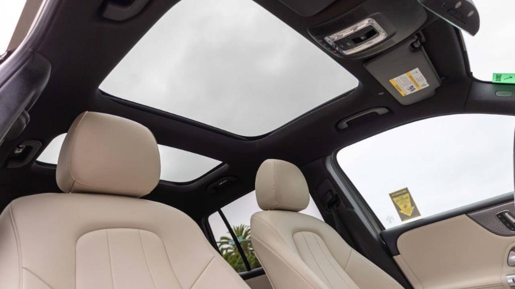 used 2021 Mercedes-Benz GLB 250 car, priced at $29,995