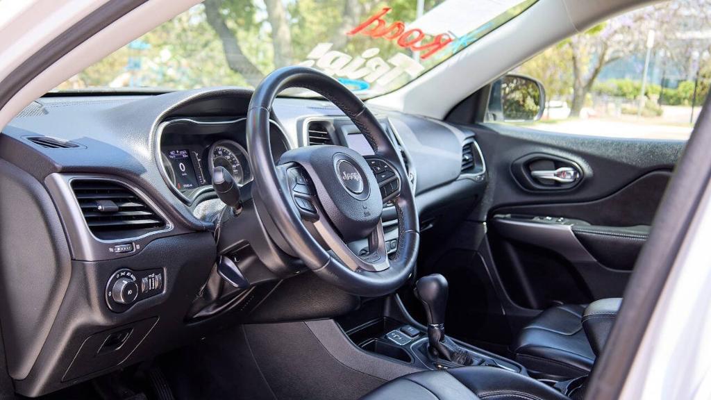 used 2019 Jeep Cherokee car, priced at $18,995