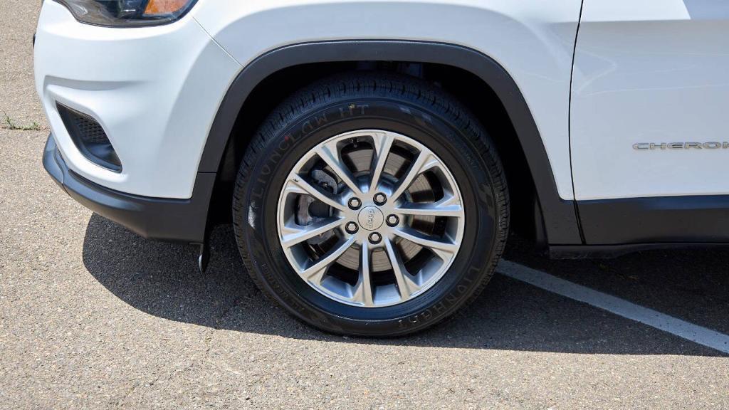 used 2019 Jeep Cherokee car, priced at $18,995