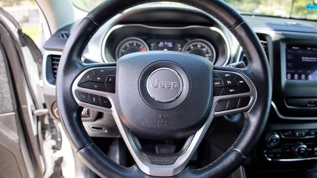 used 2019 Jeep Cherokee car, priced at $18,995