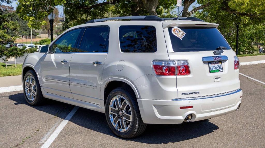 used 2012 GMC Acadia car, priced at $11,995